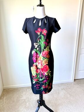 GABBY SKYE Floral Print with Keyhole Detail Midi Sheath Dress—SZ. 4